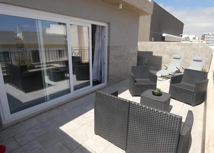 Terrace View - A Stylish Two Bedrooms Penthouse Ac-Wifi