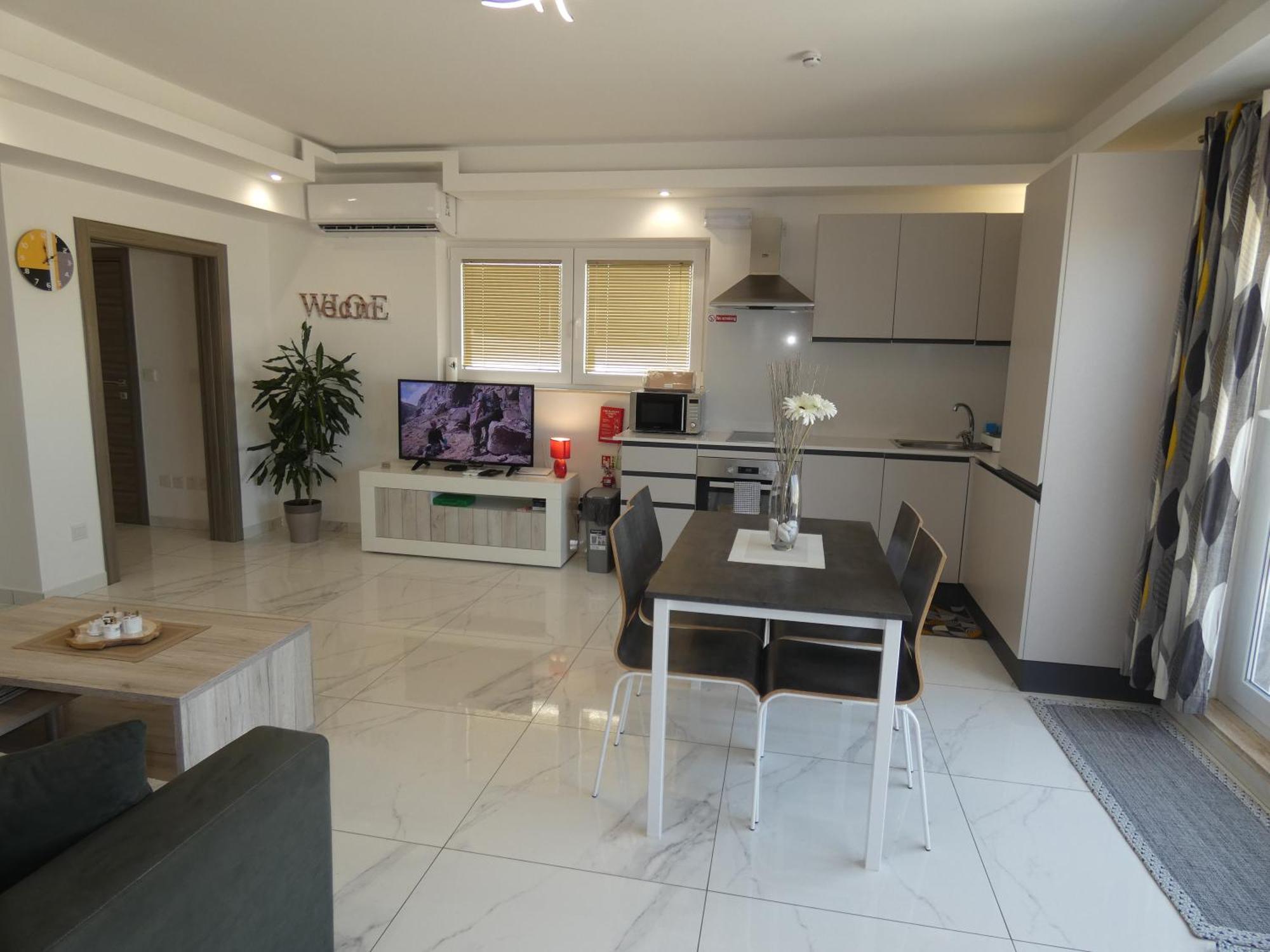 Terrace View - A Stylish Two Bedrooms Penthouse Ac-wifi * Msida