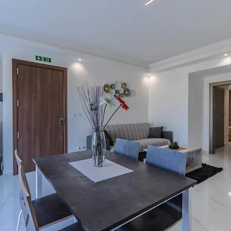 Terrace View- A Charming Two Bedrooms Penthouse Ac-Wifi Msida Exterior photo