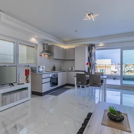 Terrace View- A Charming Two Bedrooms Penthouse Ac-Wifi Msida Exterior photo