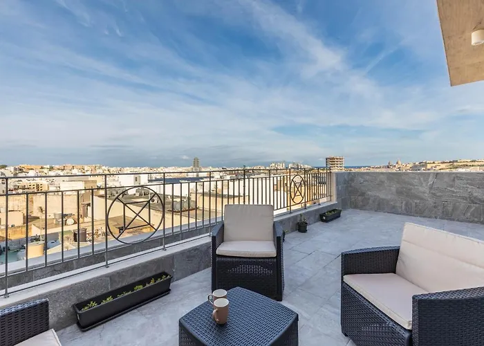 Terrace View- A Charming Two Bedrooms Penthouse Ac-Wifi