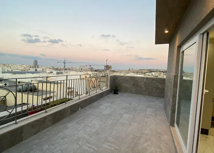 Terrace View- A Charming Two Bedrooms Penthouse Ac-Wifi