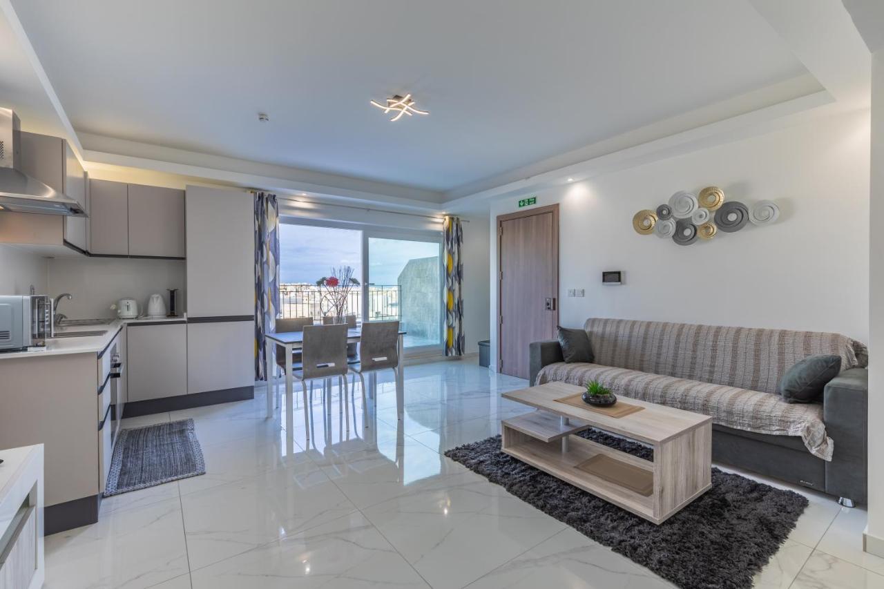 Terrace View- A Charming Two Bedrooms Penthouse Ac-Wifi