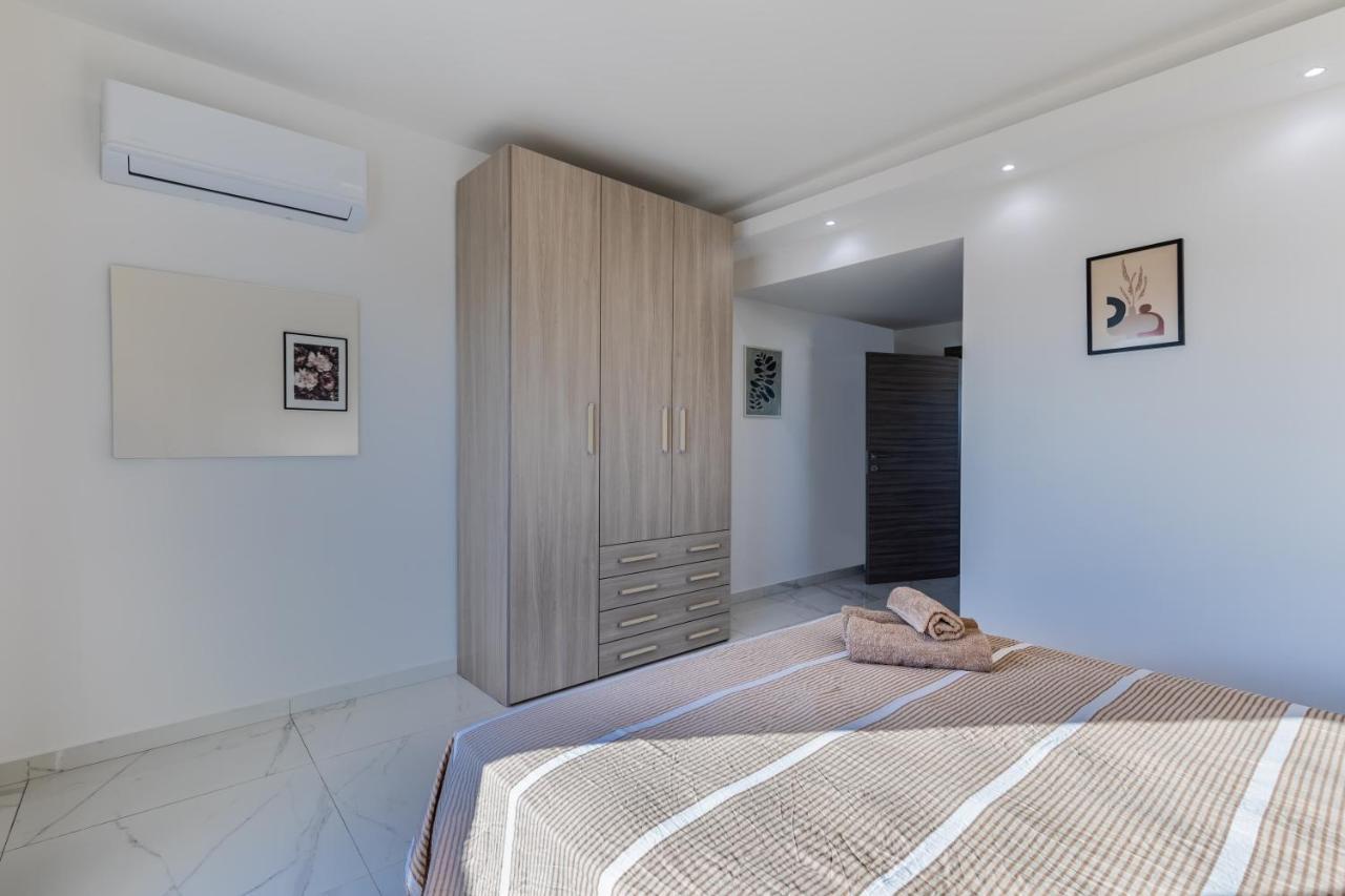 Apartamento Terrace View- A Charming Two Bedrooms Penthouse Ac-wifi *