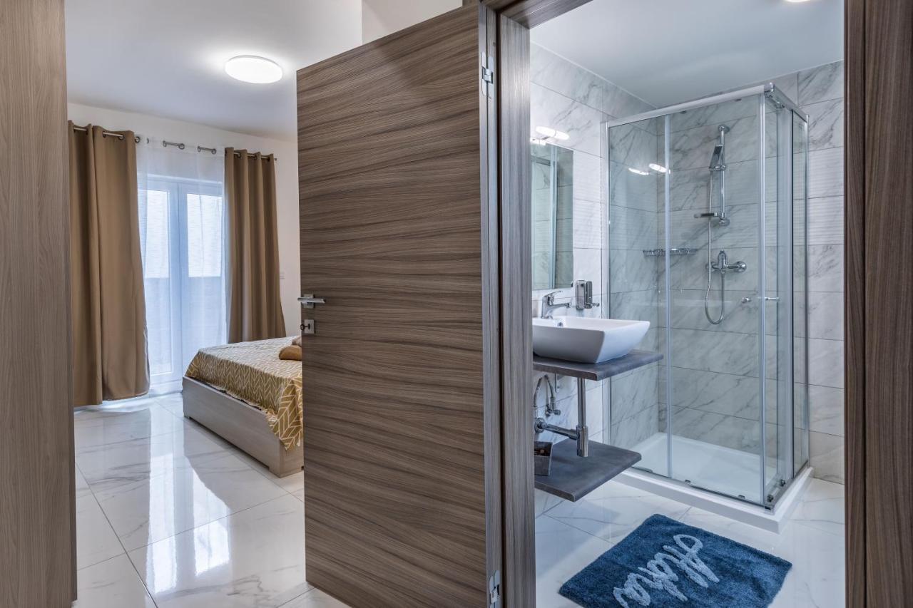 Apartment Terrace View- A Charming Two Bedrooms Penthouse Ac-Wifi *
