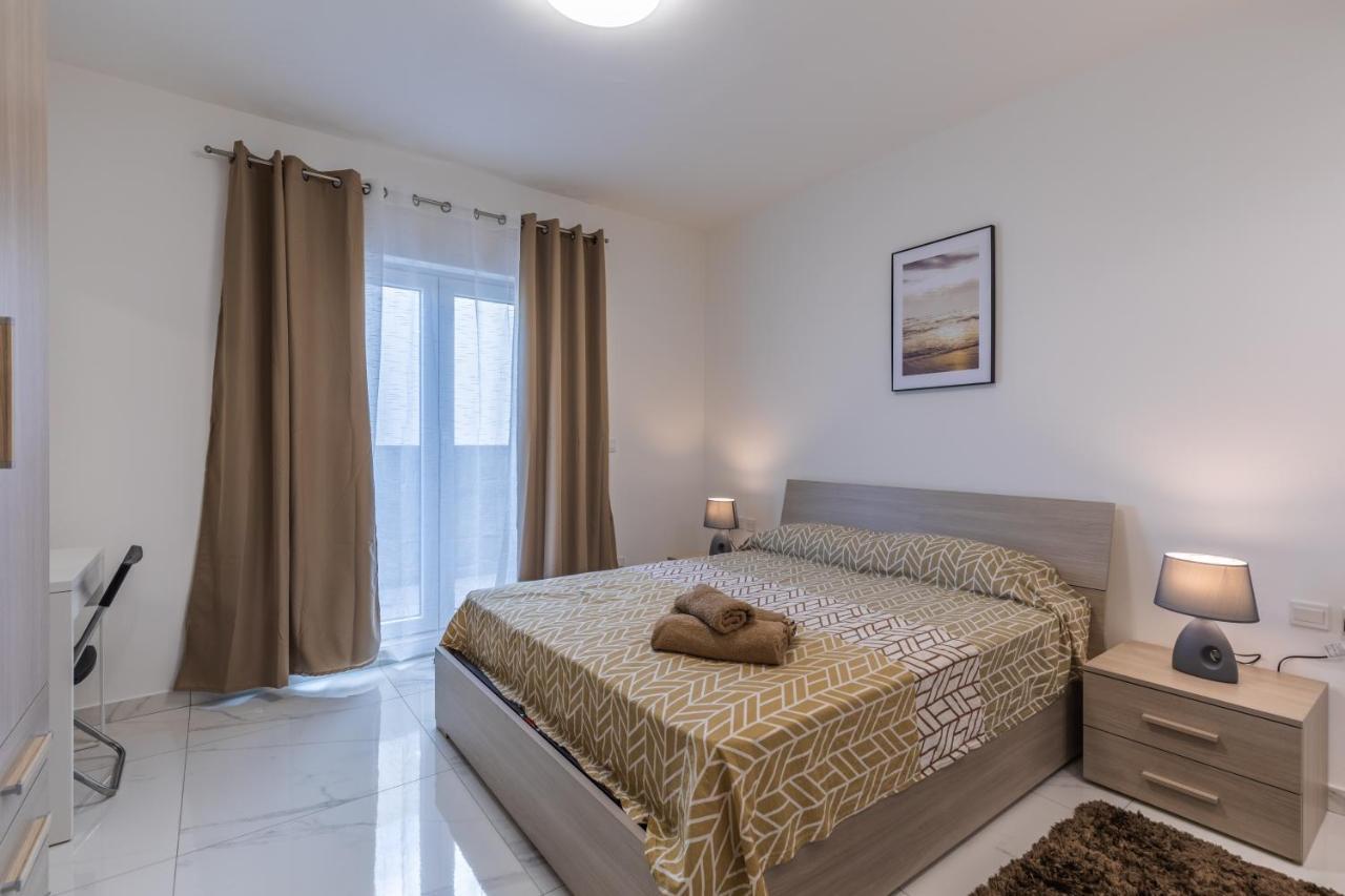 Terrace View- A Charming Two Bedrooms Penthouse Ac-Wifi * Msida