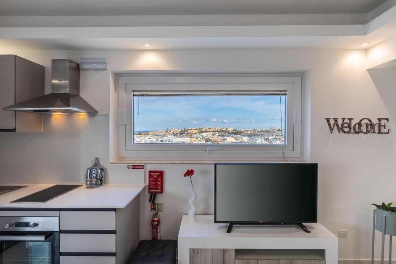Terrace View- A Charming Two Bedrooms Penthouse Ac-wifi * Msida